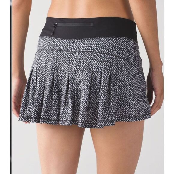 Lululemon Circuit Breaker Skirt - Picture 2 of 14